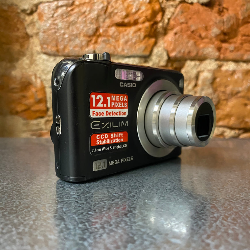 Casio Exilim EX-Z1200 черный цифровой фотоаппарат с док станцией