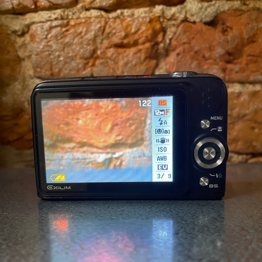 Casio Exilim EX-Z1200 черный цифровой фотоаппарат с док станцией