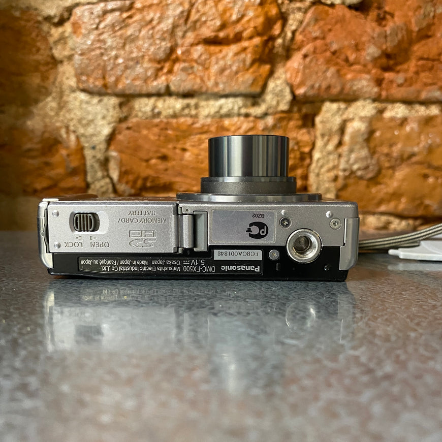 Panasonic Lumix DMC-FX500 серебро цифровой фотоаппарат