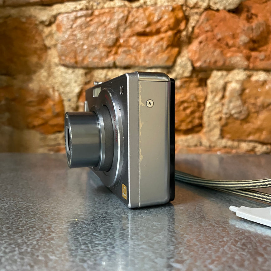 Panasonic Lumix DMC-FX500 серебро цифровой фотоаппарат