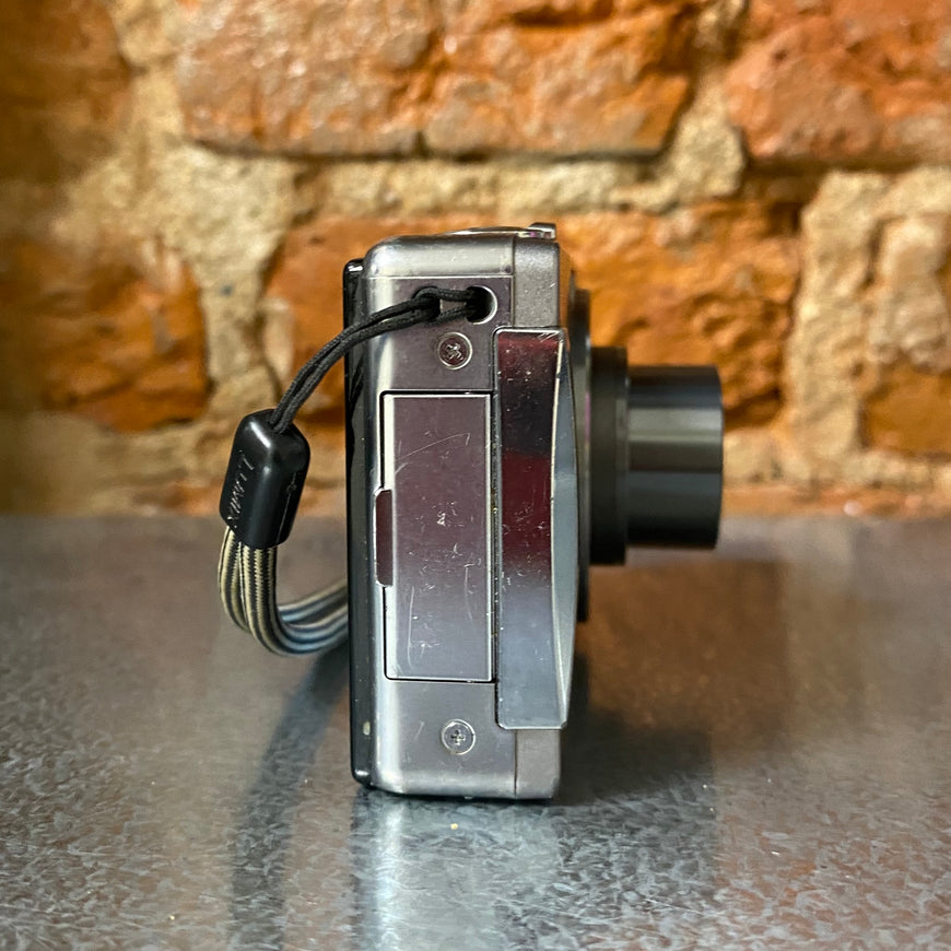 Panasonic Lumix DMC-FX500 серебро цифровой фотоаппарат
