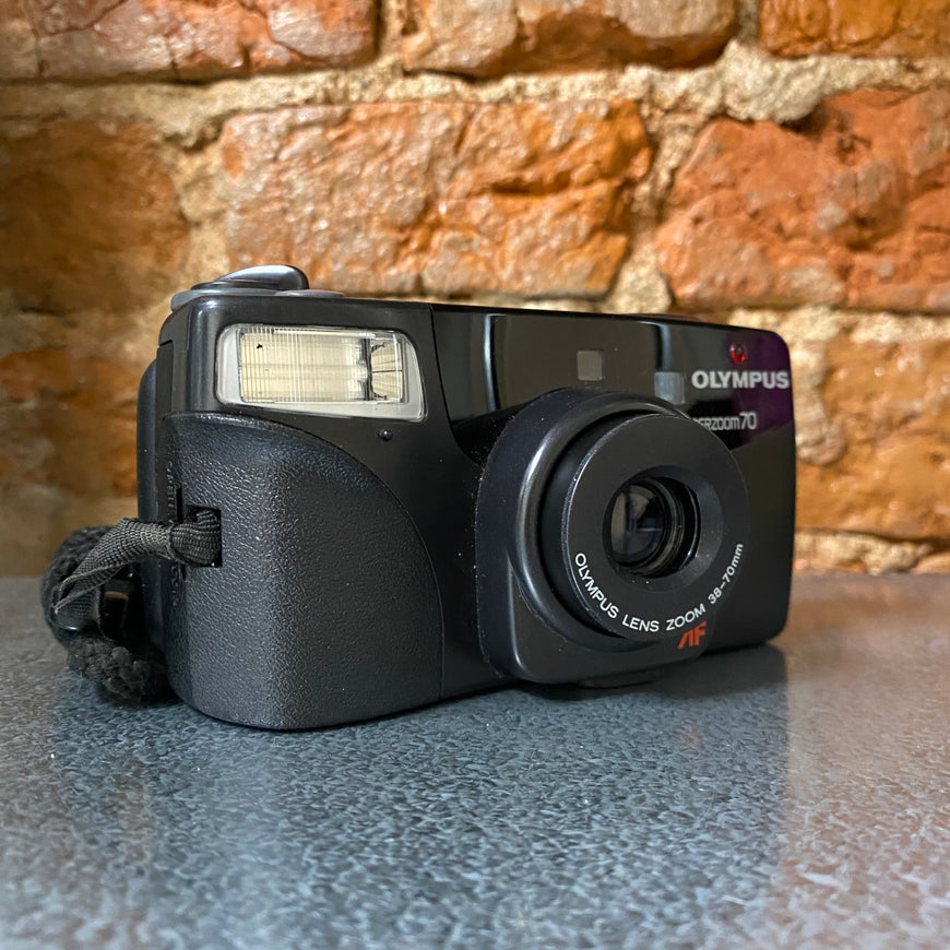 Olympus Superzoom 70 пленочный фотоаппарат