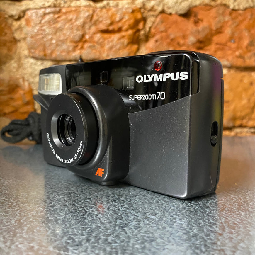 Olympus Superzoom 70 пленочный фотоаппарат