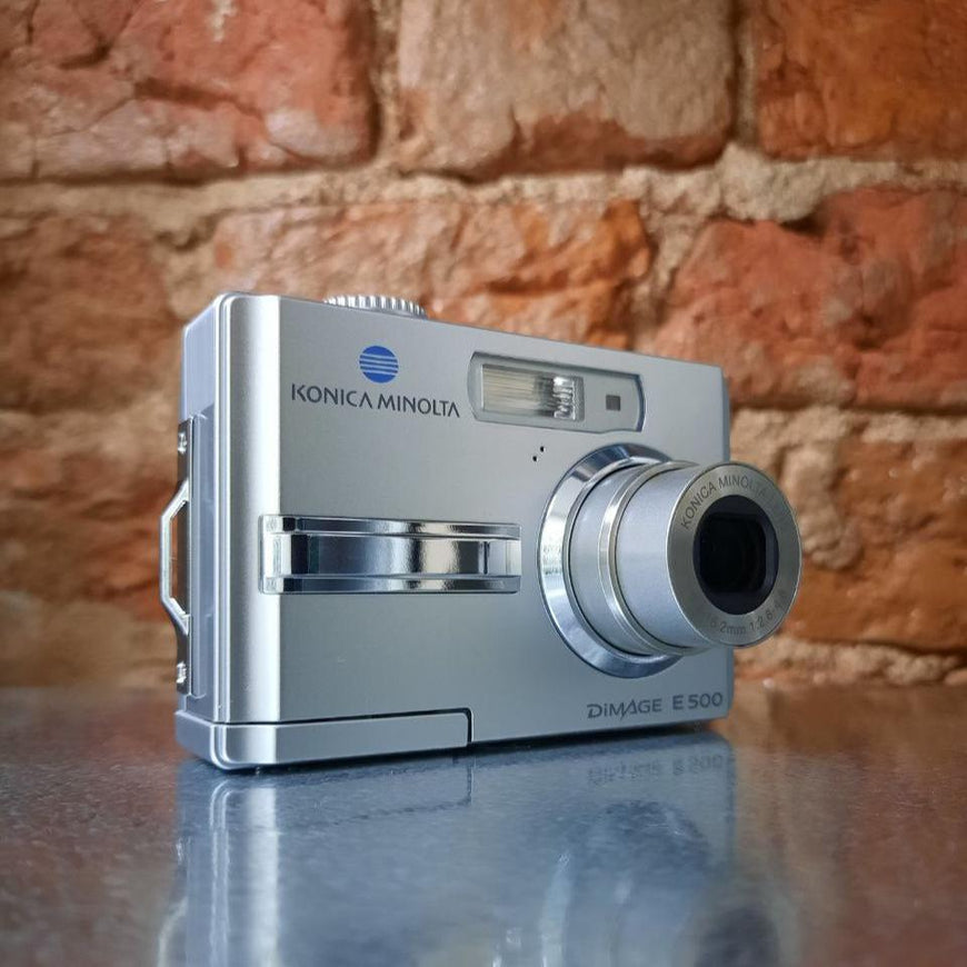 Konica Minolta DiMAGE E500 цифровой фотоаппарат