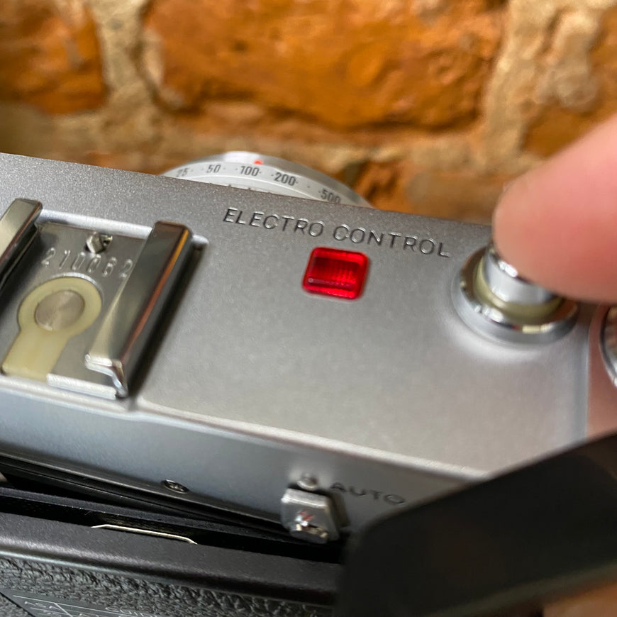 Minolta HI-MATIC E пленочный фотоаппарат дальномерный