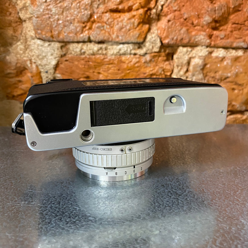 Minolta HI-MATIC E пленочный фотоаппарат дальномерный