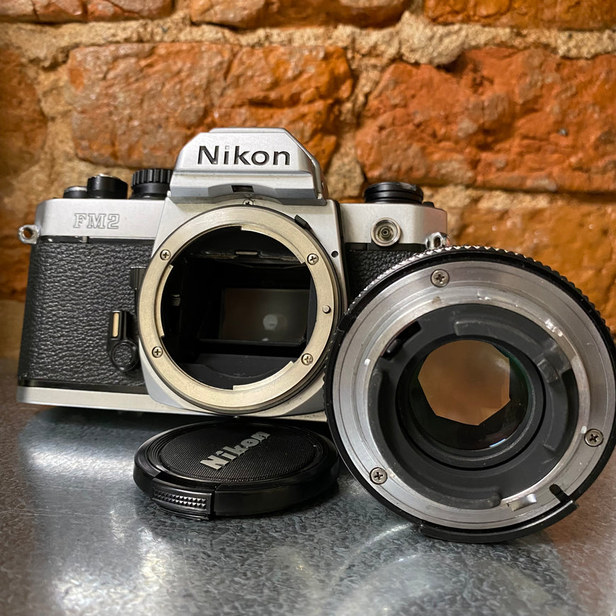 Nikon FM2 Nikkor 50mm 1.8 зеркальный пленочный фотоаппарат