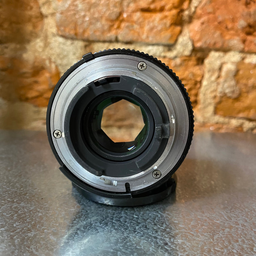 Nikon FM2 Nikkor 50mm 1.8 зеркальный пленочный фотоаппарат