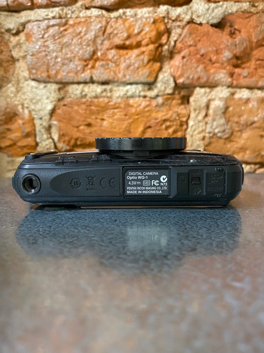 Pentax Optio WG-1 GPS цифровой фотоаппарат