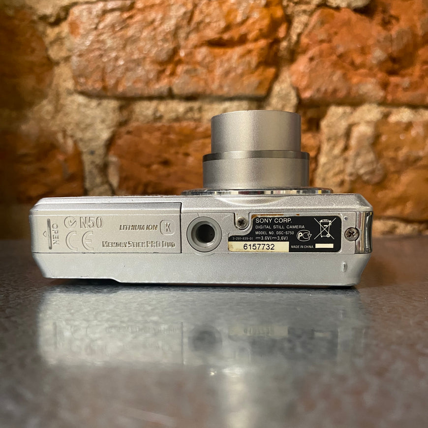 Sony Cyber-shot DSC-S750 цифровой фотоаппарат