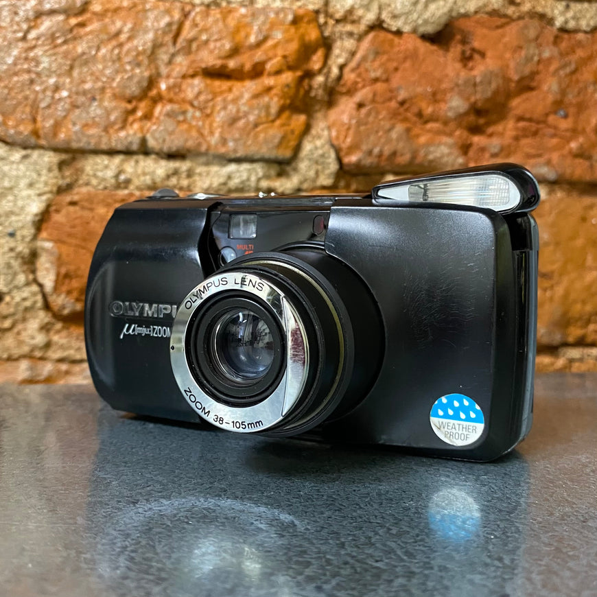Olympus mju zoom 105 черный пленочный фотоаппарат