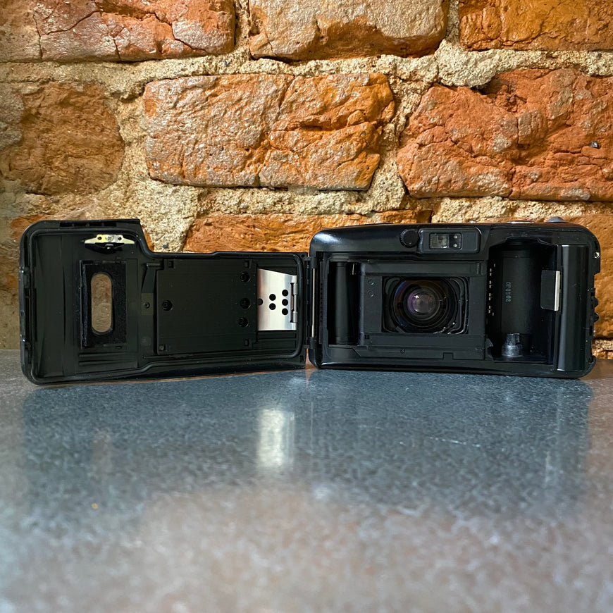 Olympus mju zoom 105 черный пленочный фотоаппарат