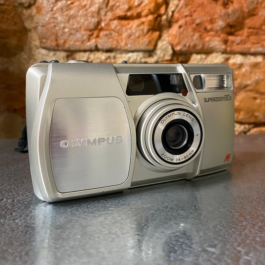 Olympus Superzoom 80S пленочный фотоаппарат