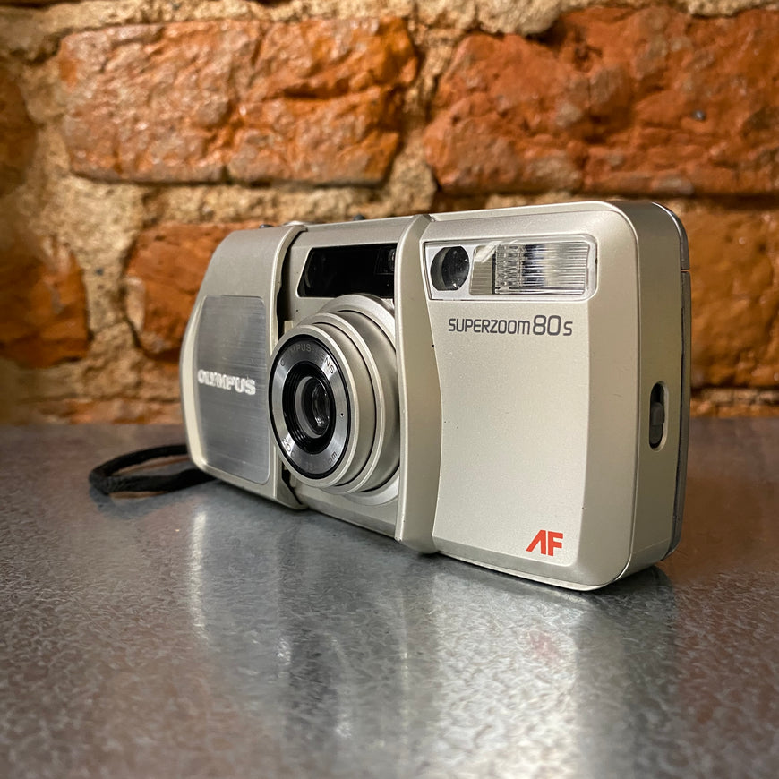 Olympus Superzoom 80S пленочный фотоаппарат