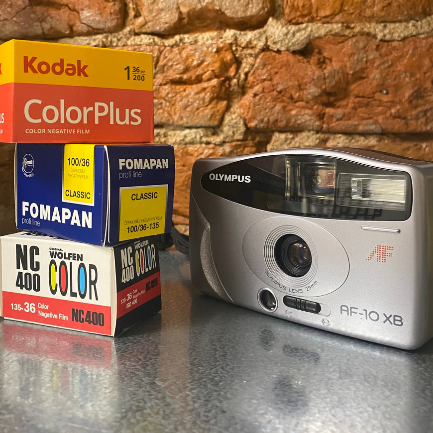 Olympus AF-10 XB + 3 пленки подарочный набор