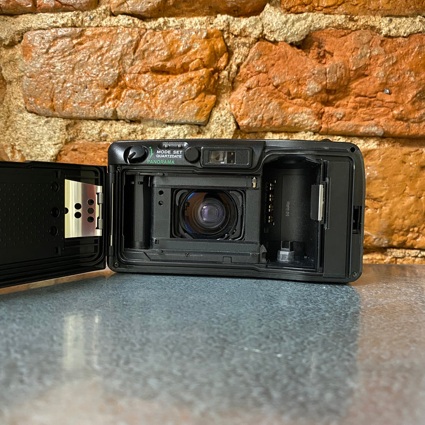 Olympus Superzoom 105 пленочный фотоаппарат