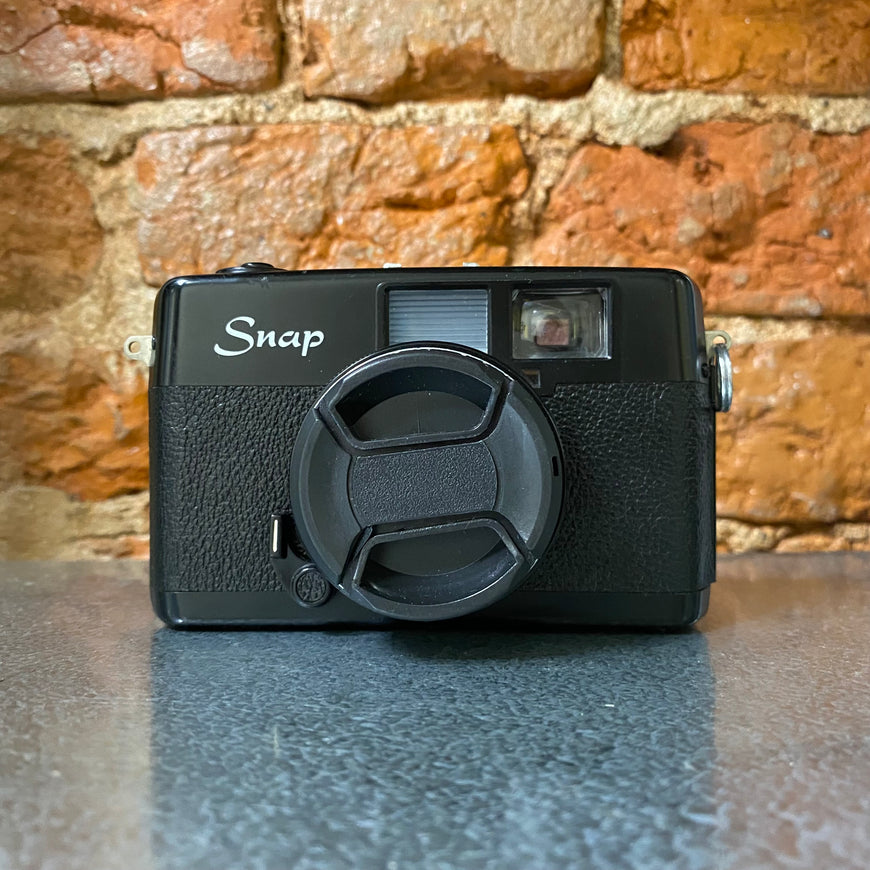 Yashica Snap 38 mm 2.8 шкальный пленочный фотоаппарат