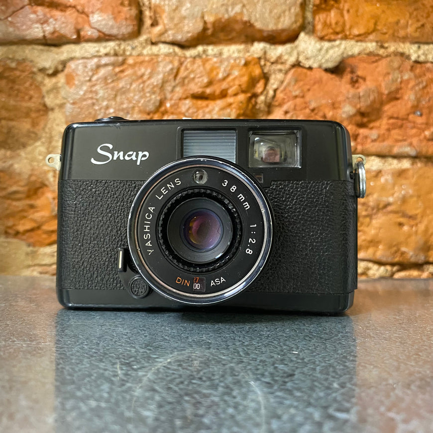 Yashica Snap 38 mm 2.8 шкальный пленочный фотоаппарат