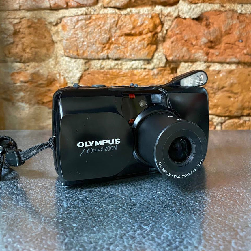 Olympus mju zoom black пленочный фотоаппарат