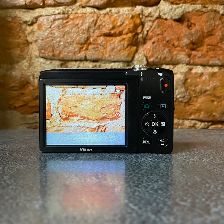 Nikon Coolpix S2600 черный цифровой фотоаппарат