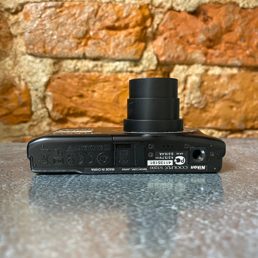 Nikon Coolpix S3200 черный цифровой фотоаппарат