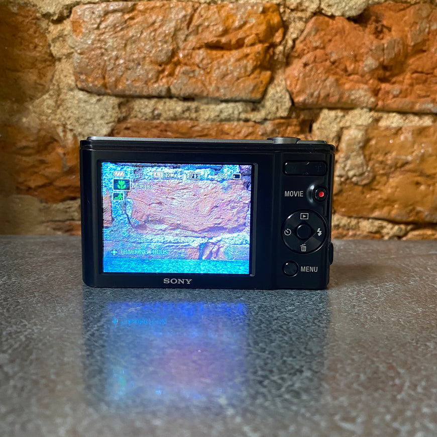 Sony Cyber-shot DSC-W810 черный цифровой фотоаппарат