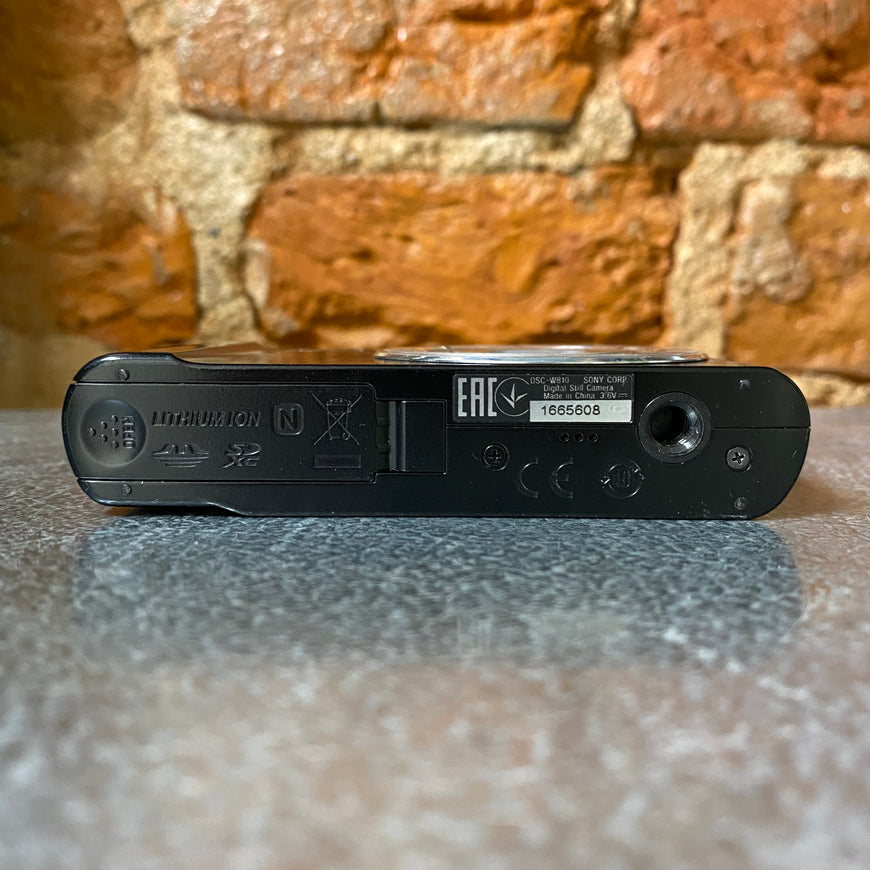 Sony Cyber-shot DSC-W810 черный цифровой фотоаппарат