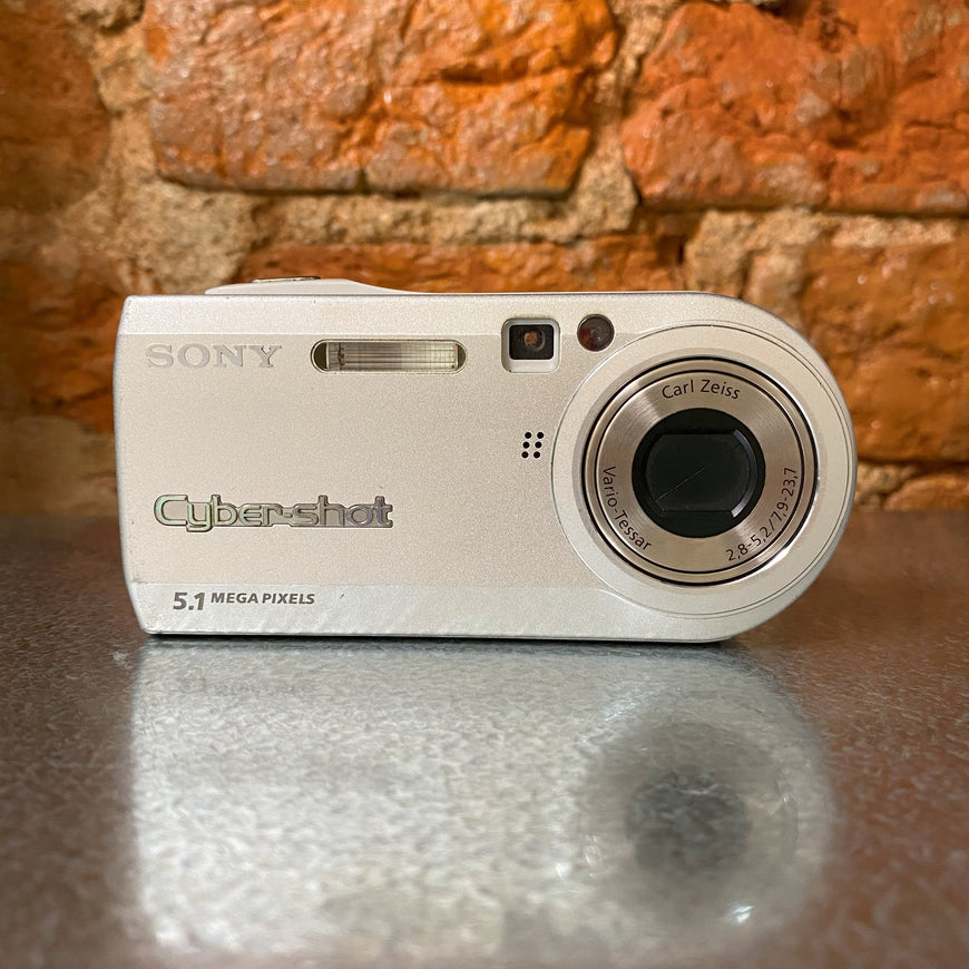 Sony Cyber-Shot DSC-P100 цифровой фотоаппарат