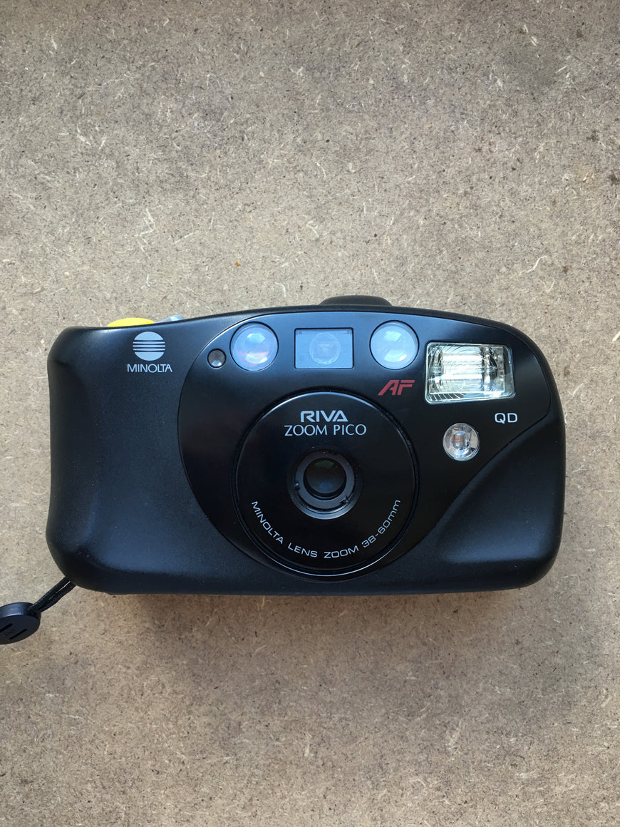 Minolta Riva Zoom Pico плёночный фотоаппарат