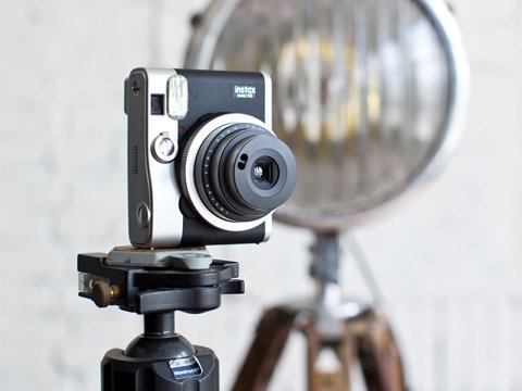 Fujifilm Instax Mini 90 Neo Classic фотоаппарат